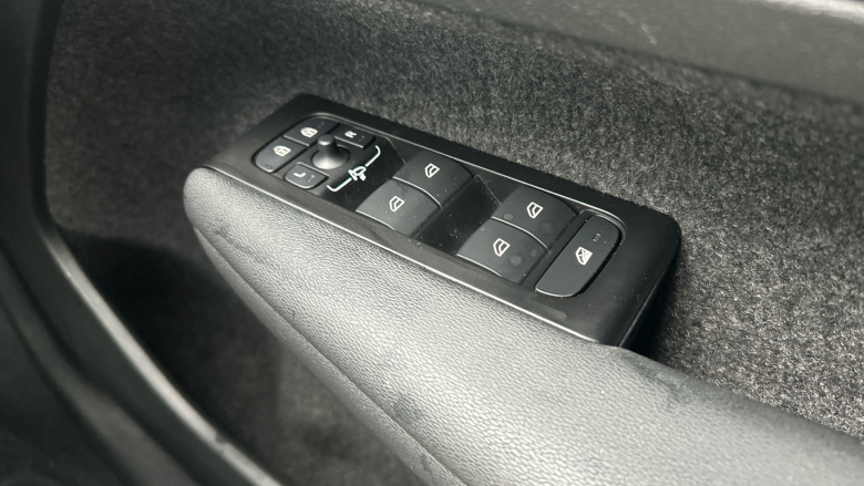 Volvo Xc40 1.5 T3 [163] R DESIGN 5dr Geartronic Petrol Estate